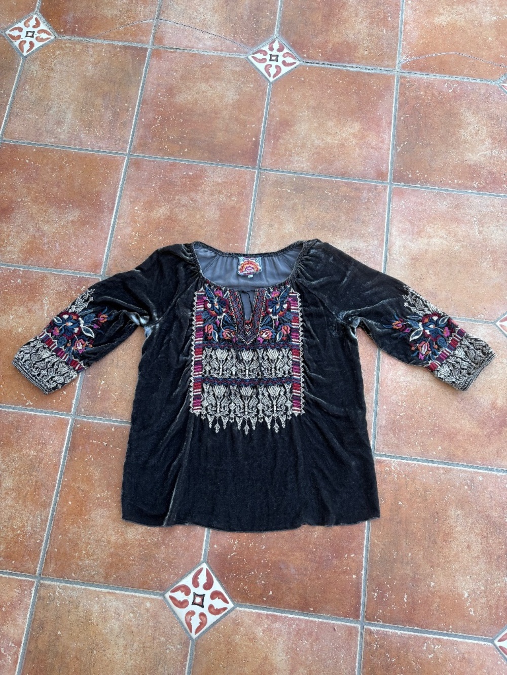 Gorgeous Johnny Was Gray Embroidered Velvet Blouse Top Shirt Size XS